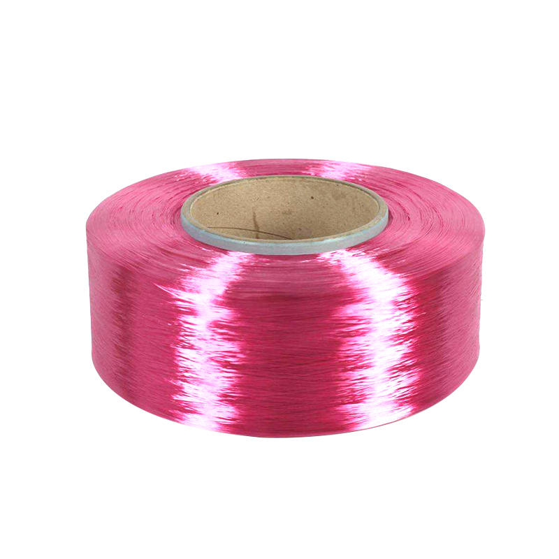 What are the characteristics of wool yarn